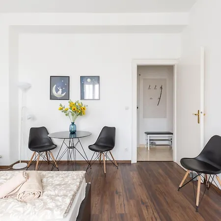 Apartment Adorable And Charming 2br In Center, Astoria Budapest