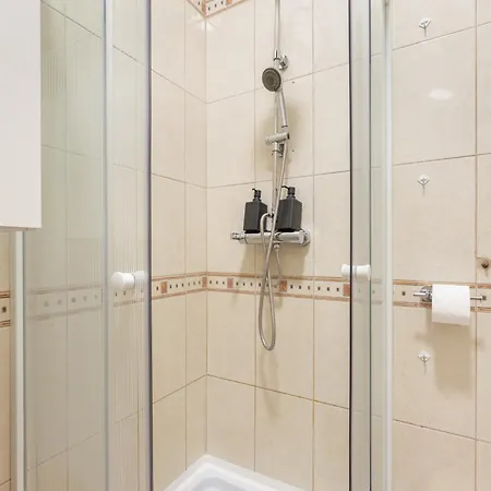 Adorable And Charming 2br In Center, Astoria * Budapest