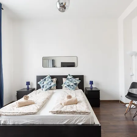 Apartment Adorable And Charming 2br In Center, Astoria Budapest